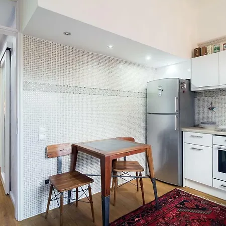 Hidden Gem, 2 Bedroom Near City Center *