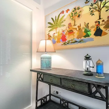Apartment Hidden Gem, 2 Bedroom Near City Center *