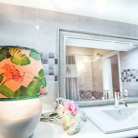 Apartment Hidden Gem, 2 Bedroom Near City Center Athens